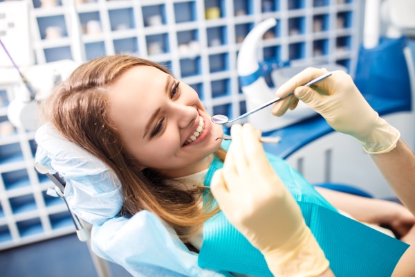 Why You Should Visit A Family Dentist For Dental Cleaning